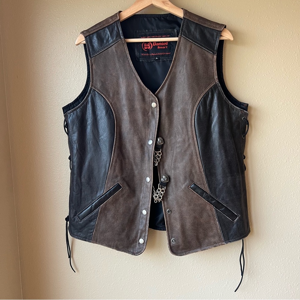 Daniel Smart Vest Womens XL Two-Toned Leather Side-Laced Conceal Carry Chains